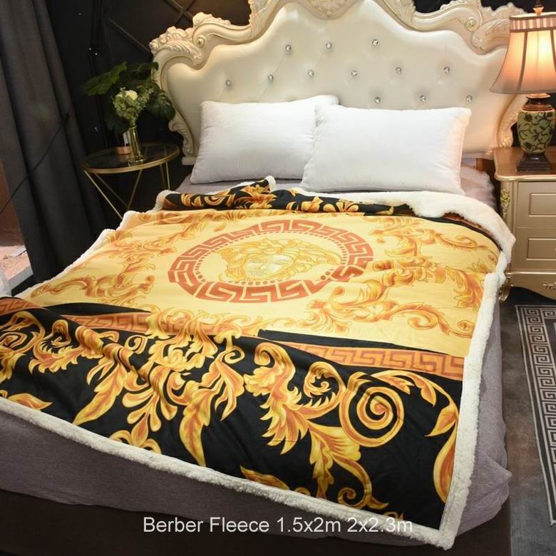 Versace 1.5x2m 2x2.3m n (3)