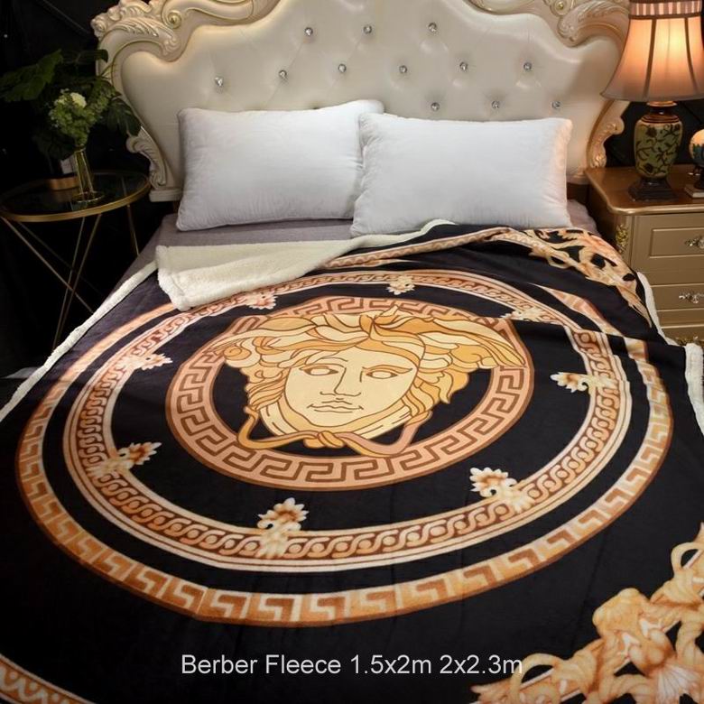 Versace 1.5x2m 2x2.3m n (3)