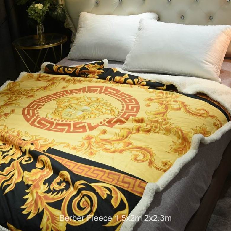 Versace 1.5x2m 2x2.3m n (4)