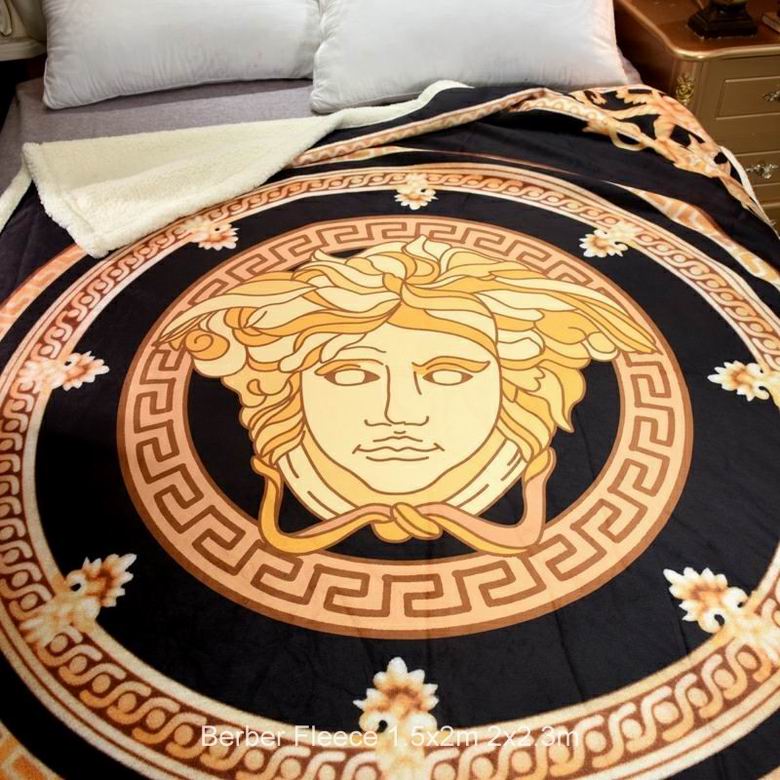Versace 1.5x2m 2x2.3m n (5)