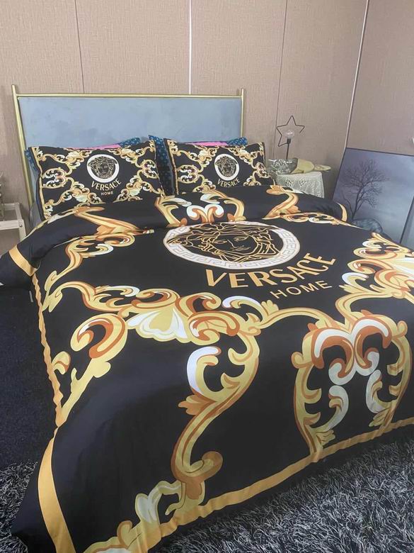 Versace 2.0x2.3m  (1)