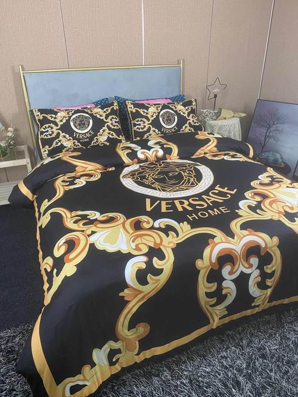 Versace 2.0x2.3m  (5)