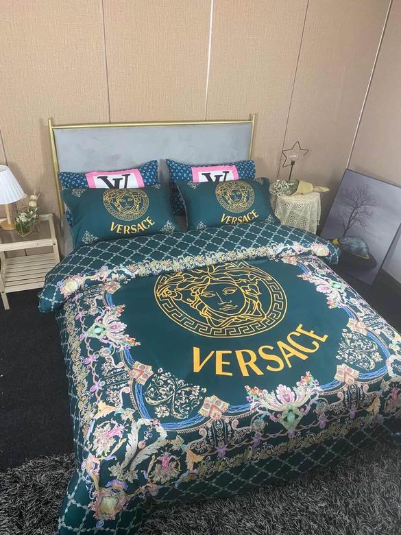 Versace 2.0x2.3m   (4)