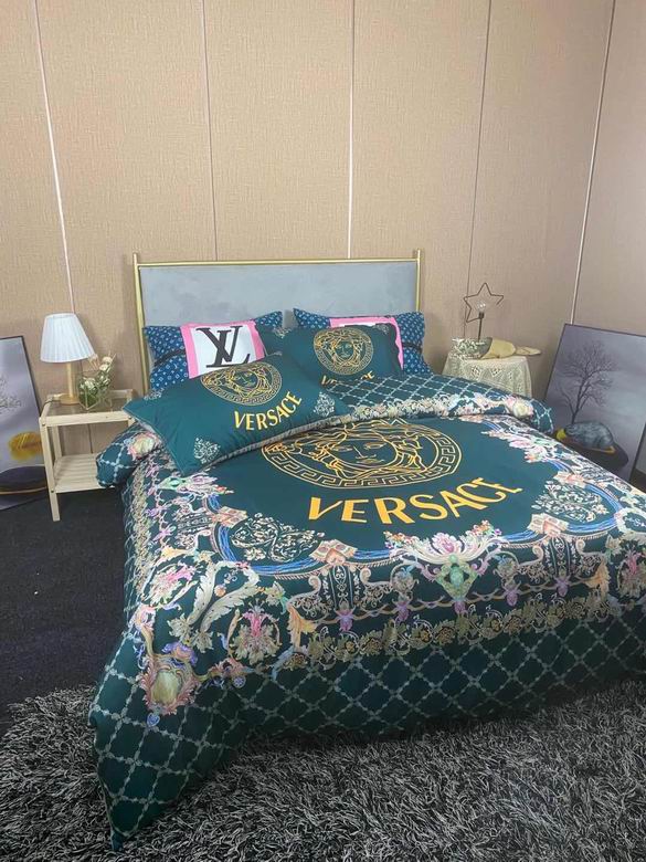 Versace 2.0x2.3m   (6)