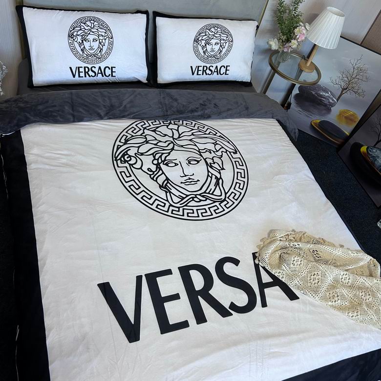 Versace 2.0x2.3m    (3)