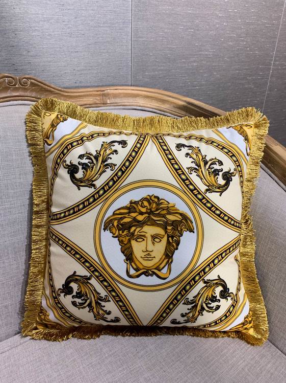 Versace Cushion 45X45 (2)