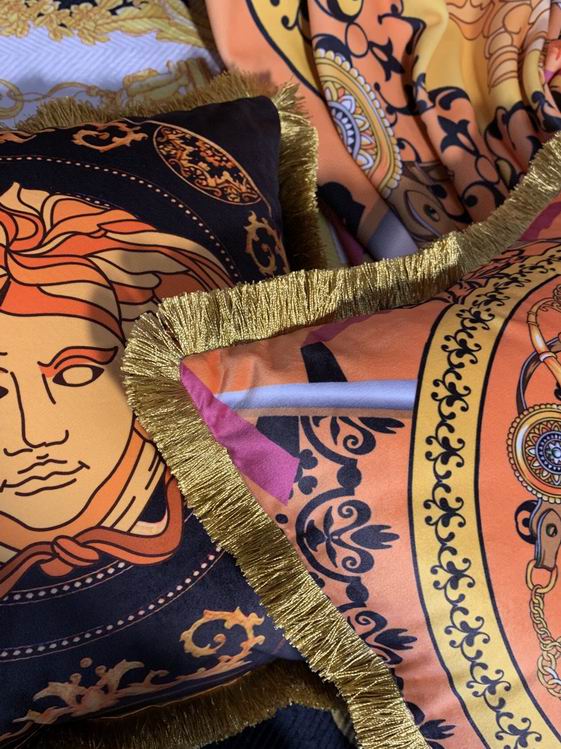 Versace Cushion 45X45 (4)