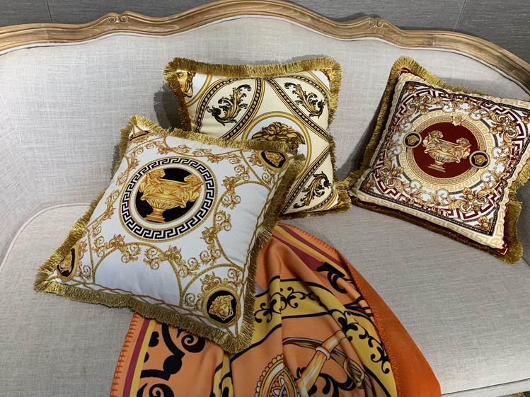 Versace Cushion 45X45 (5)