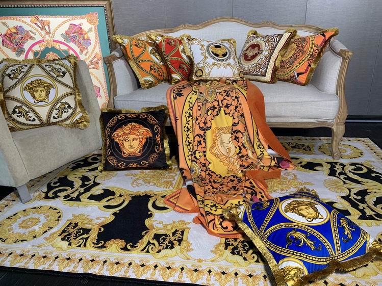 Versace Cushion 45X45 (7)