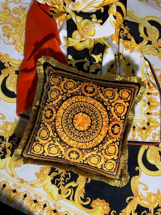 Versace Cushion 45X45 xt (5)