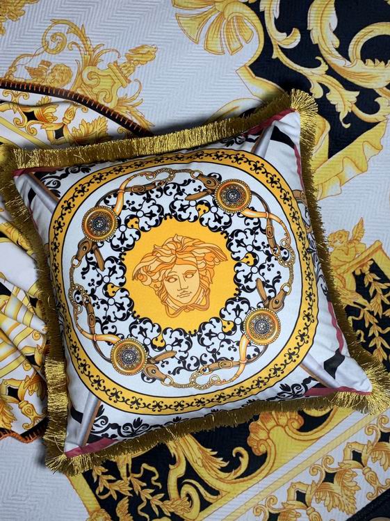 Versace Cushion 45X45 xt (6)
