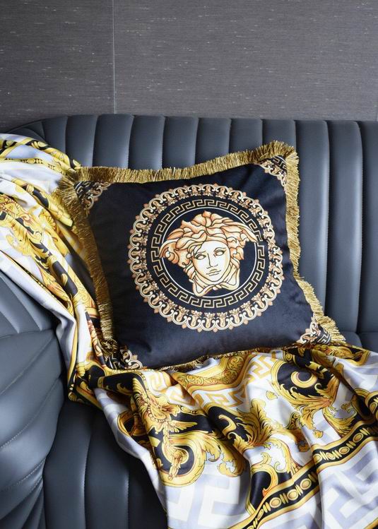 Versace Cushion 45X45cm (2)