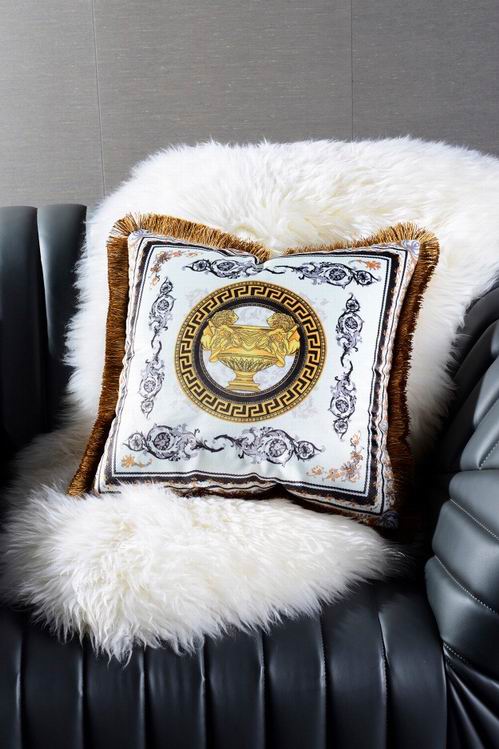 Versace Cushion 45X45cm (2)