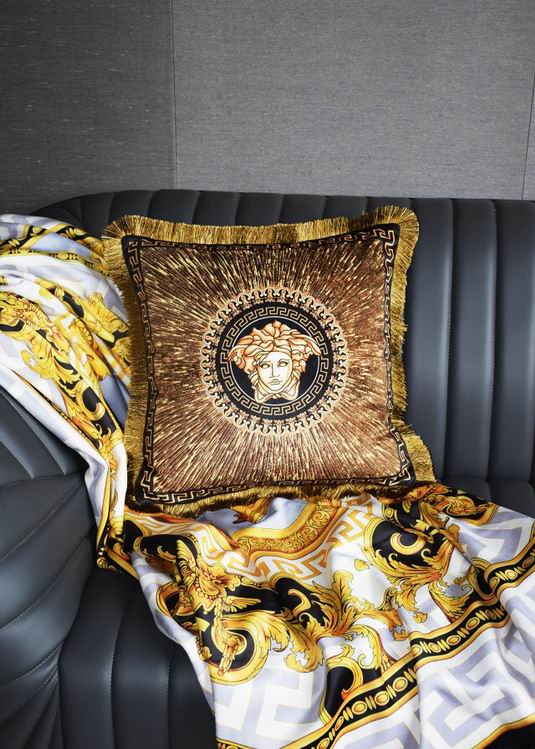 Versace Cushion 45X45cm (3)