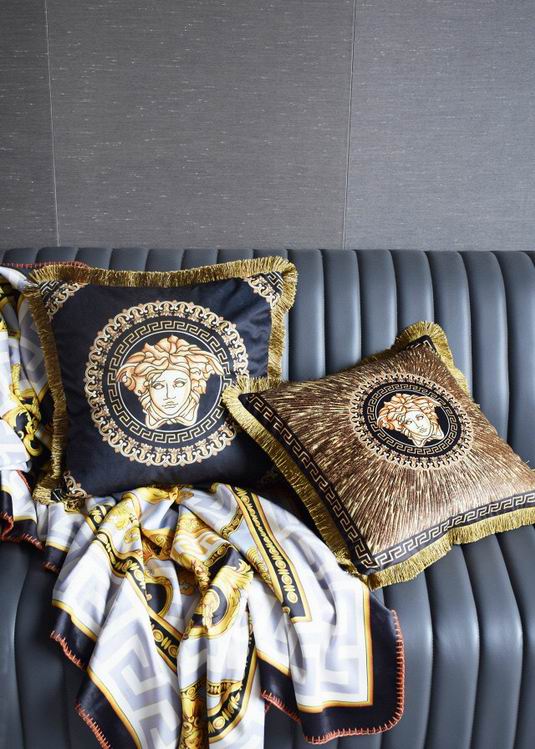 Versace Cushion 45X45cm (6)
