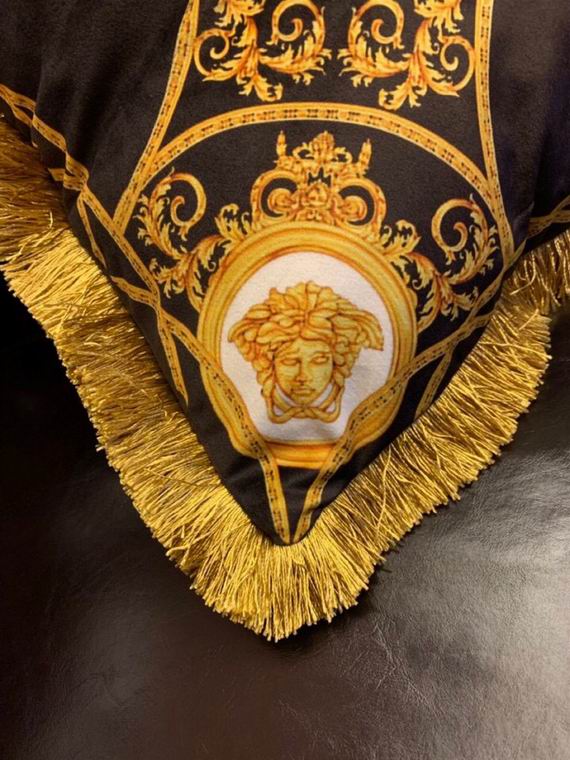 Versace Cushion 45X45cm (9)