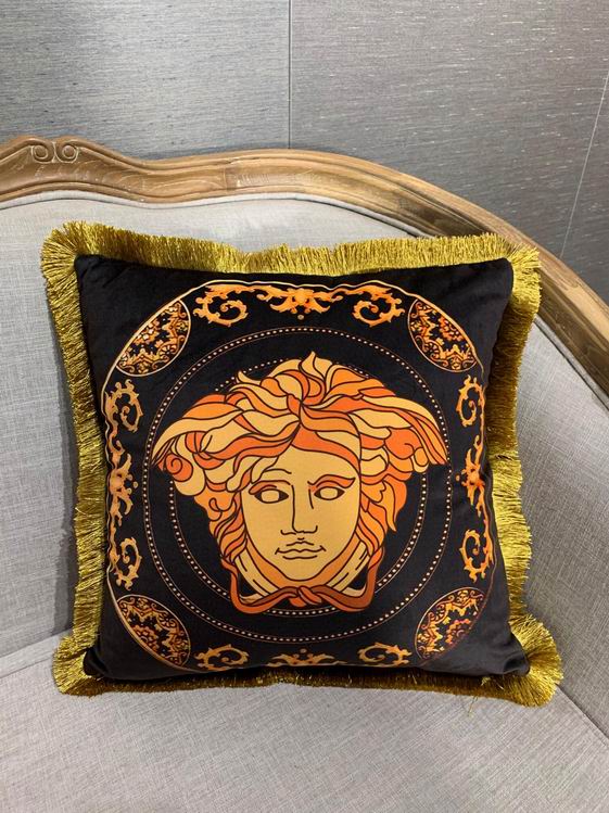 Versace Cushion 45X45cm (9)