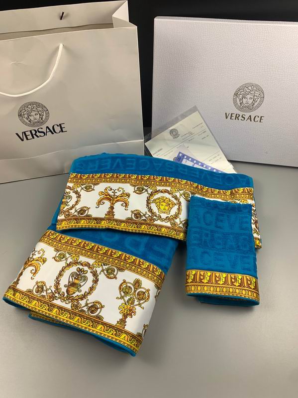 Versace Towel   (10)