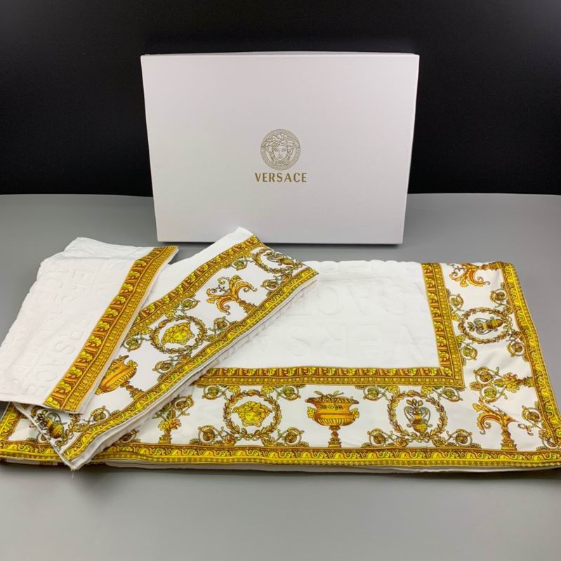 Versace Towel   (19)