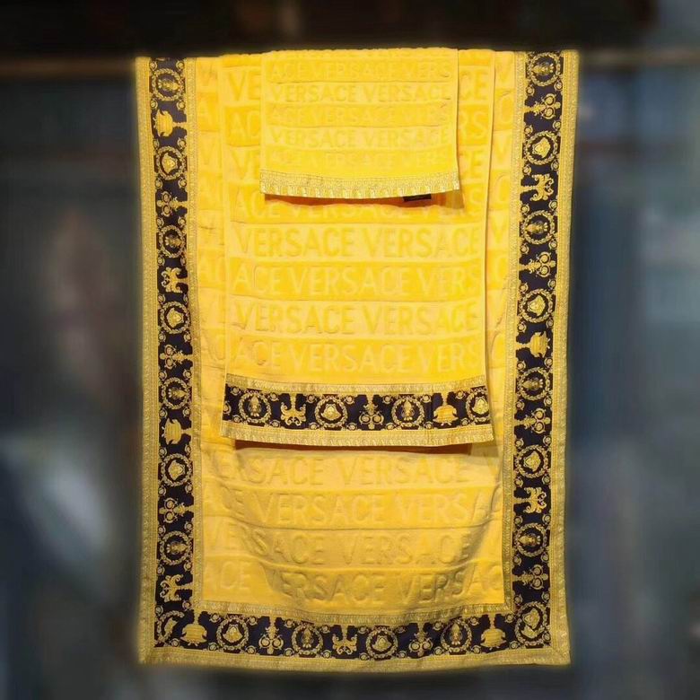 Versace Towel   (3)
