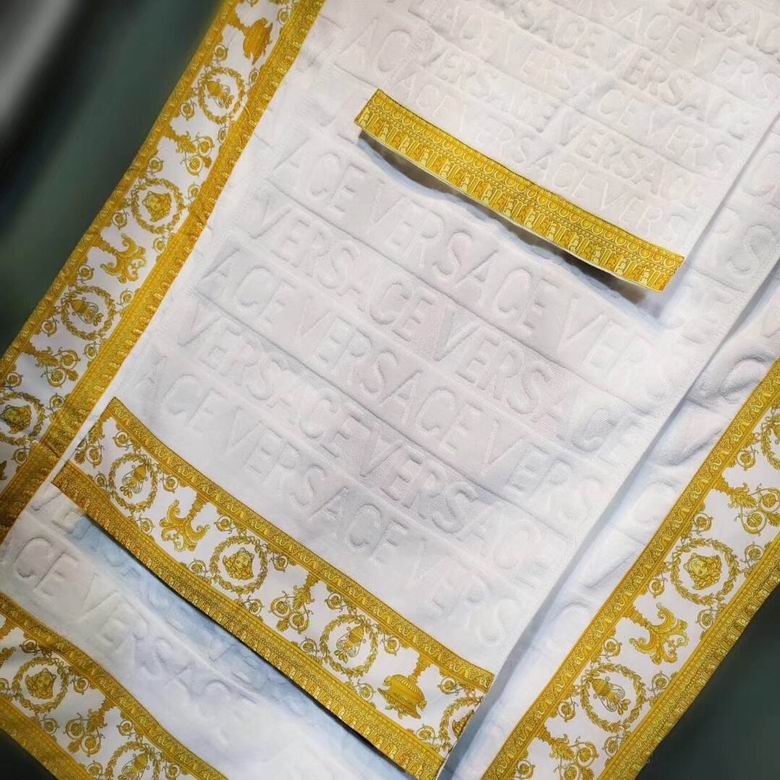 Versace Towel   (7)