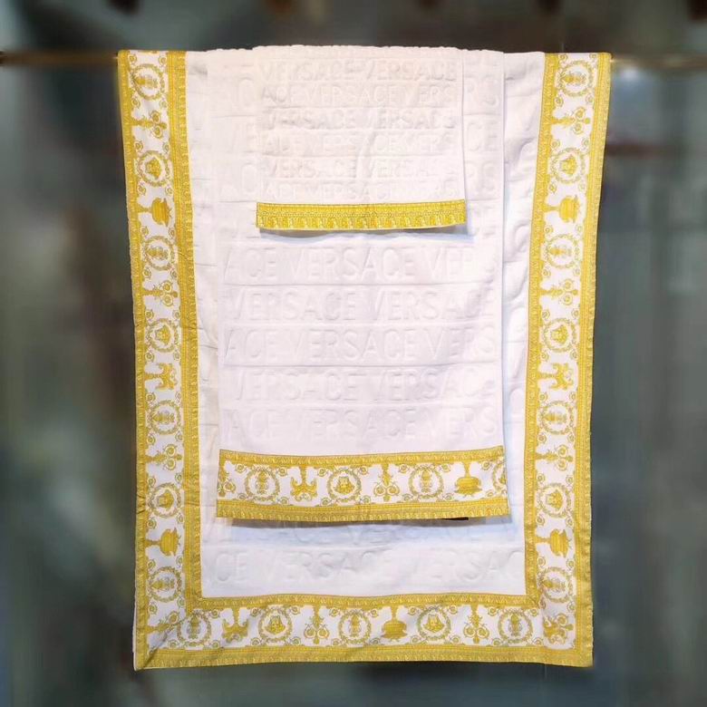Versace Towel   (9)