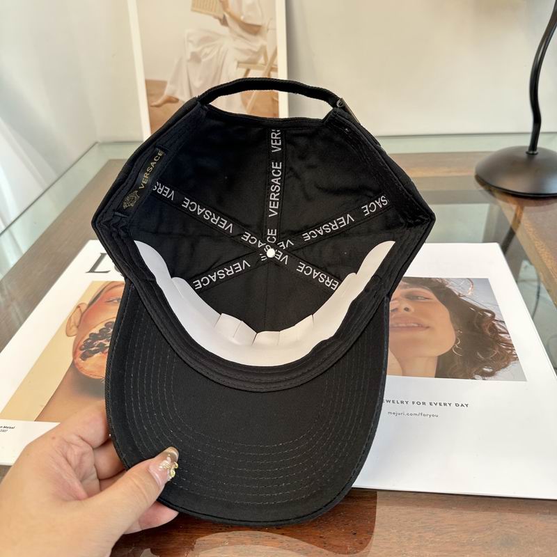 Versace cap dx (638)