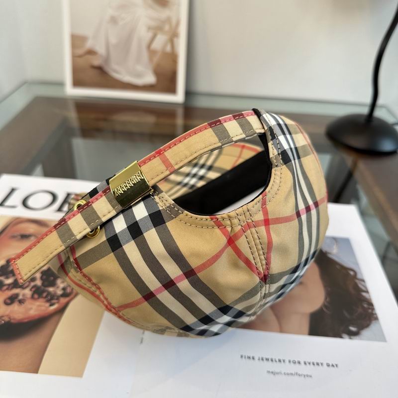 Burberry cap dx (270)