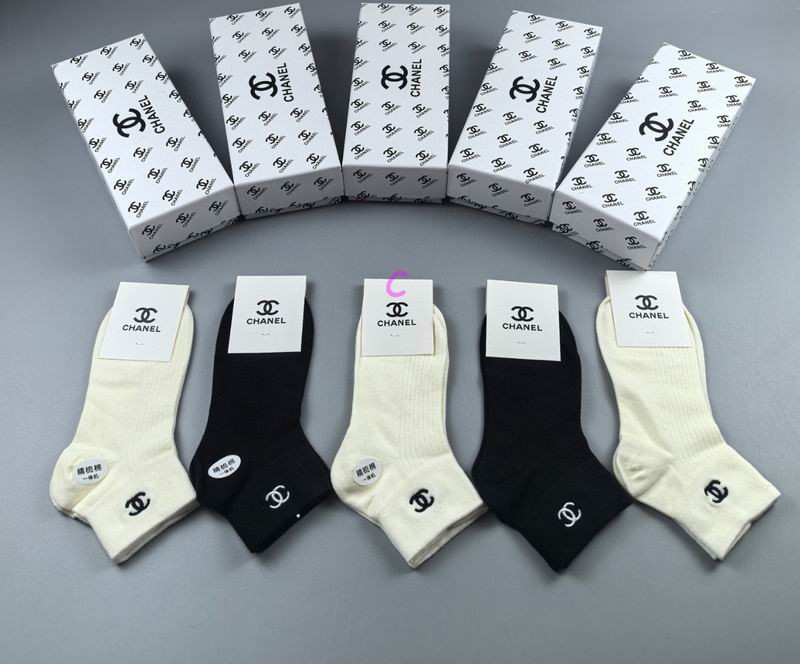 CHanel Socks (8)