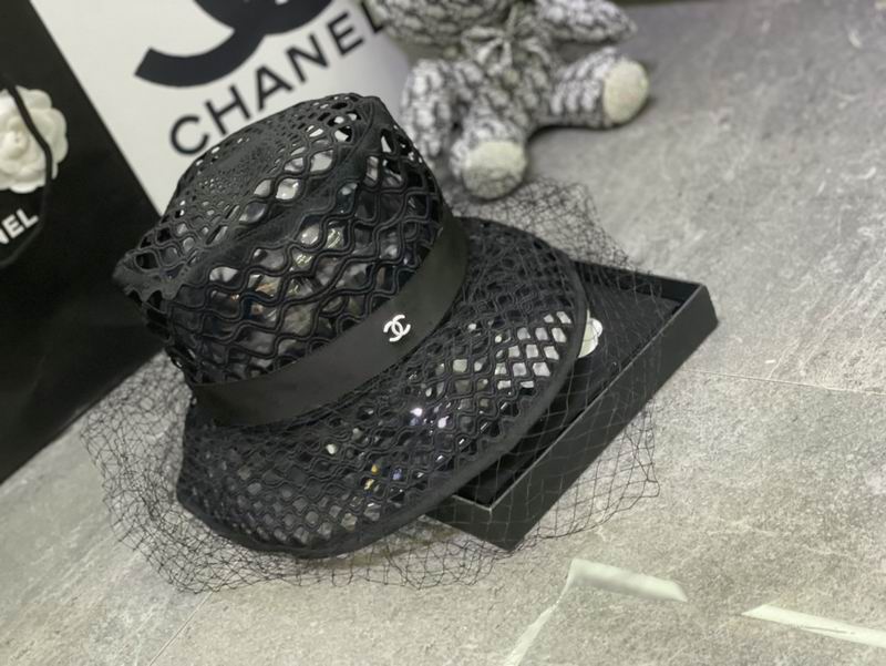 CHanel top hat dx (1947)