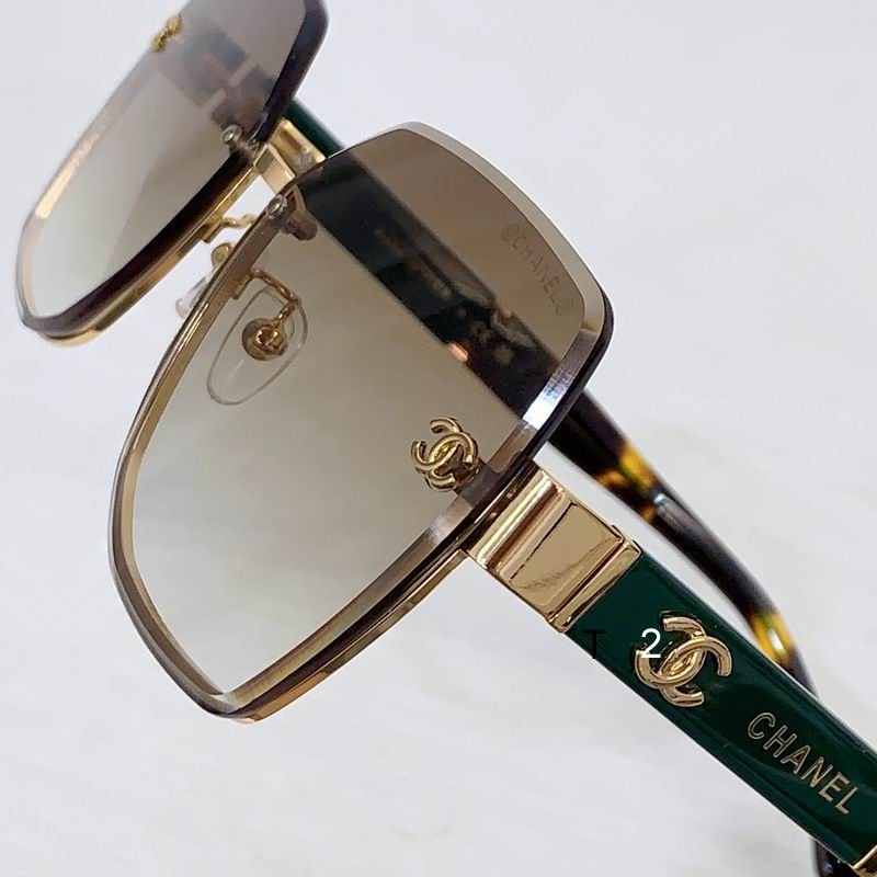 Chanel 5504 62 16-145 b07