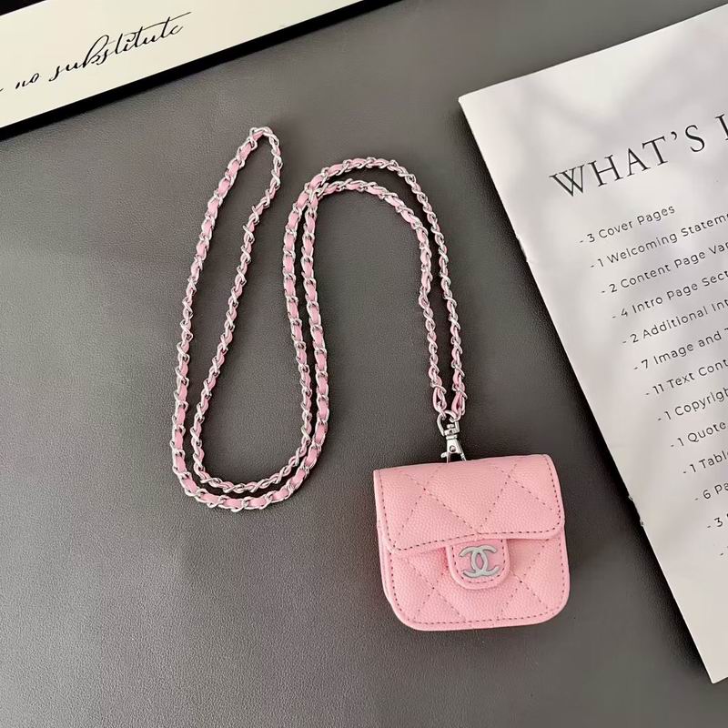 Chanel Airpods bag (12)