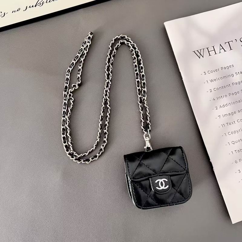 Chanel Airpods bag (2)