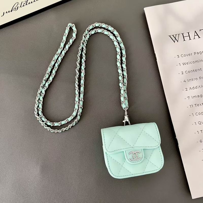 Chanel Airpods bag (4)