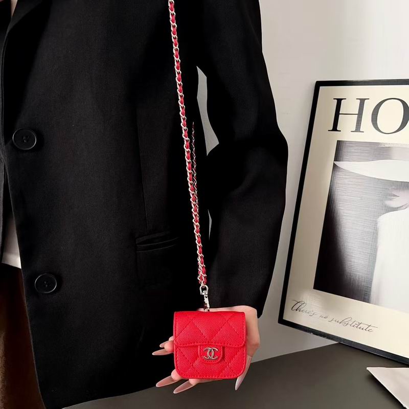 Chanel Airpods bag (7)