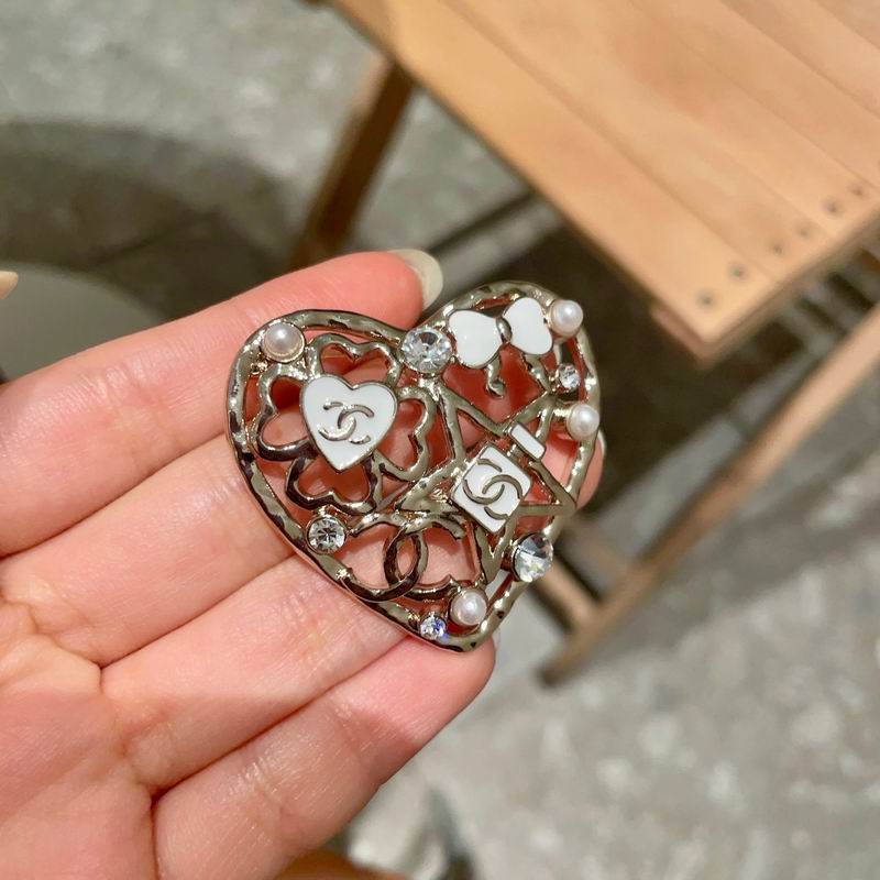Chanel Brooch 02yxs27 (10)
