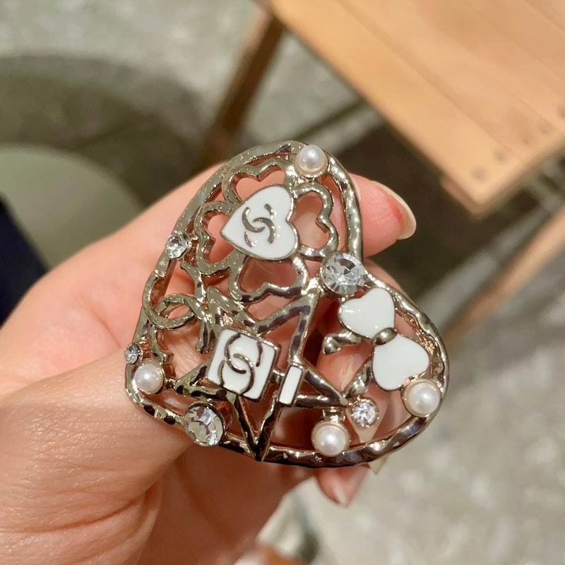 Chanel Brooch 02yxs27 (9)
