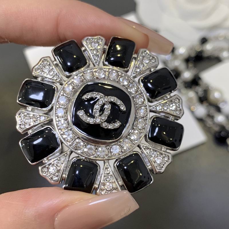 Chanel Brooch 02yxs30 (9)