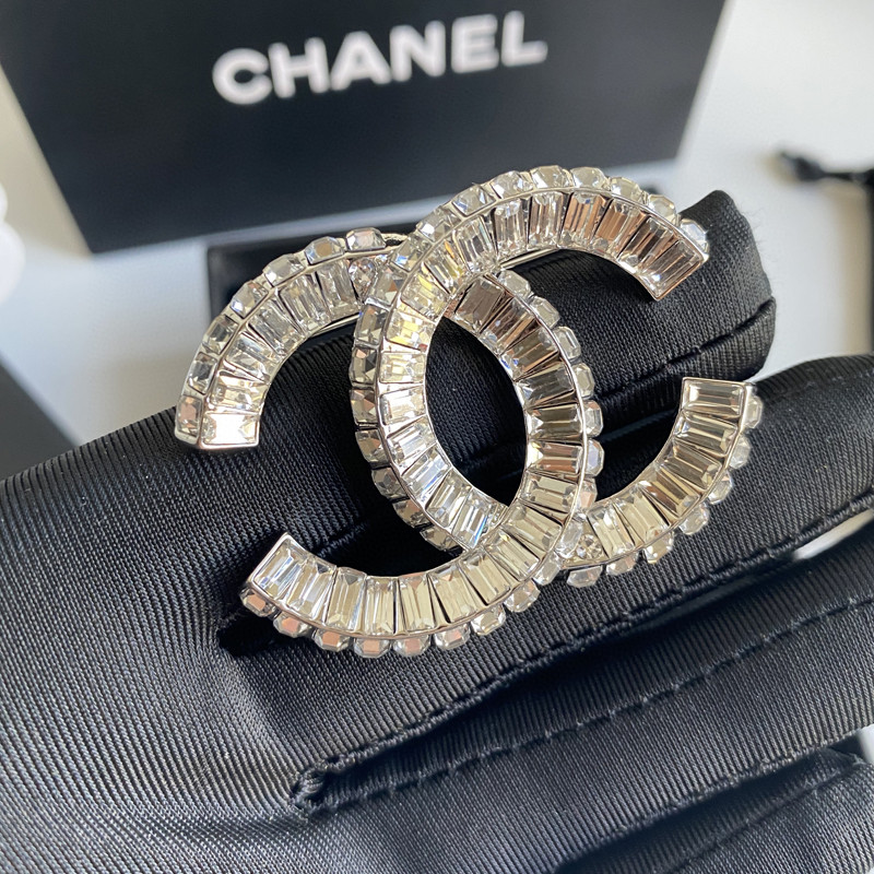 Chanel Brooch 02yxs50 (3)