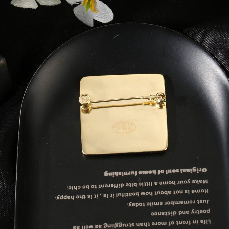 Chanel Brooch 02yxs53 (7)