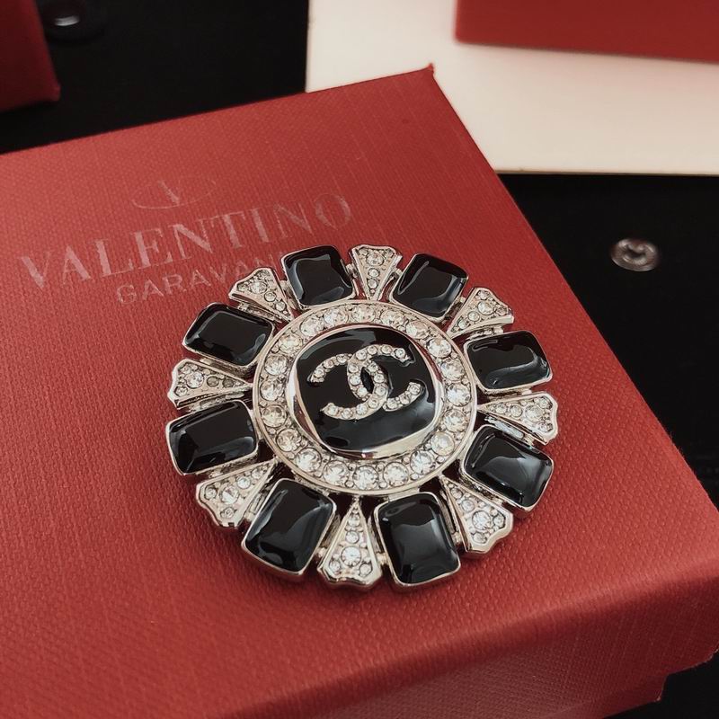 Chanel Brooch 02yxs64 (11)