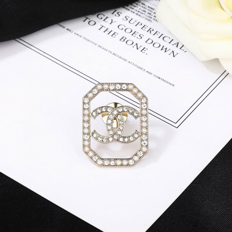 Chanel Brooch 02yxs69 (4)