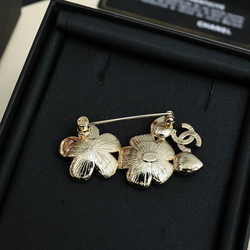 Chanel Brooch 03yxs105 (3)