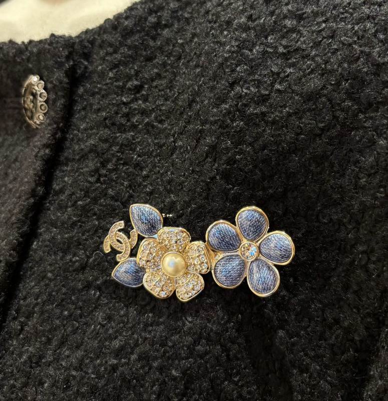 Chanel Brooch 03yxs105 (7)