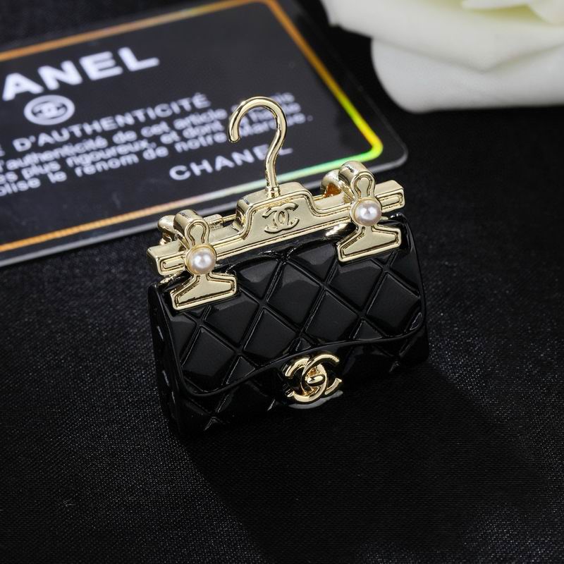 Chanel Brooch 03yxs115 (3)