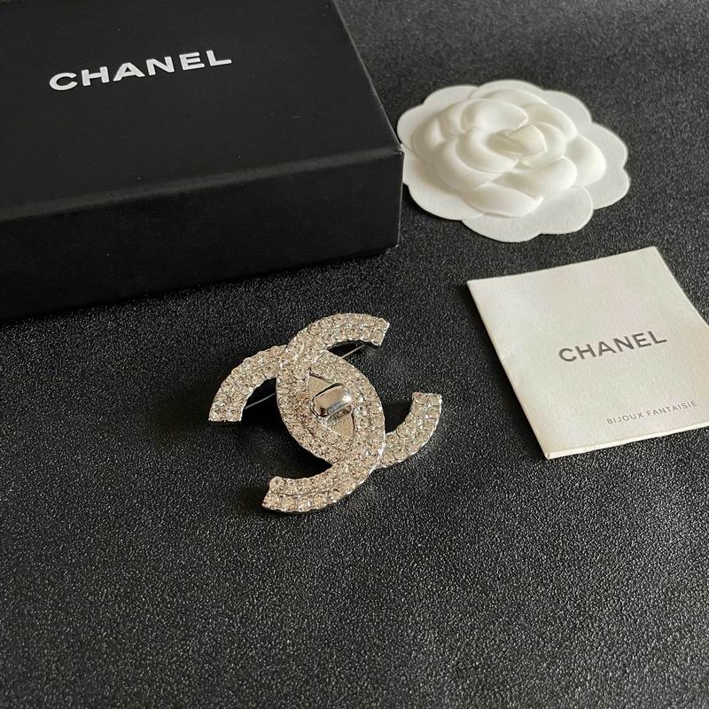 Chanel Brooch 03yxs121 (2)