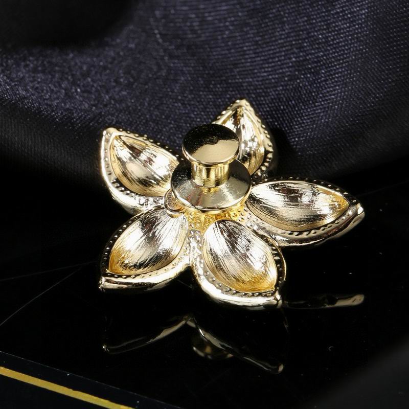 Chanel Brooch 03yxs124 (7)