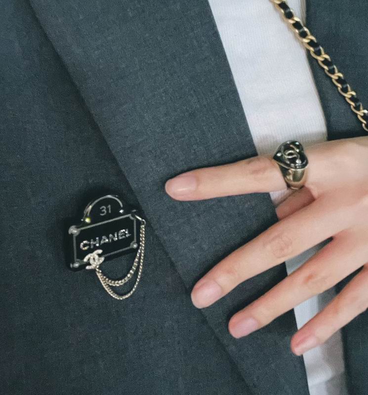 Chanel Brooch 03yxs130 (7)