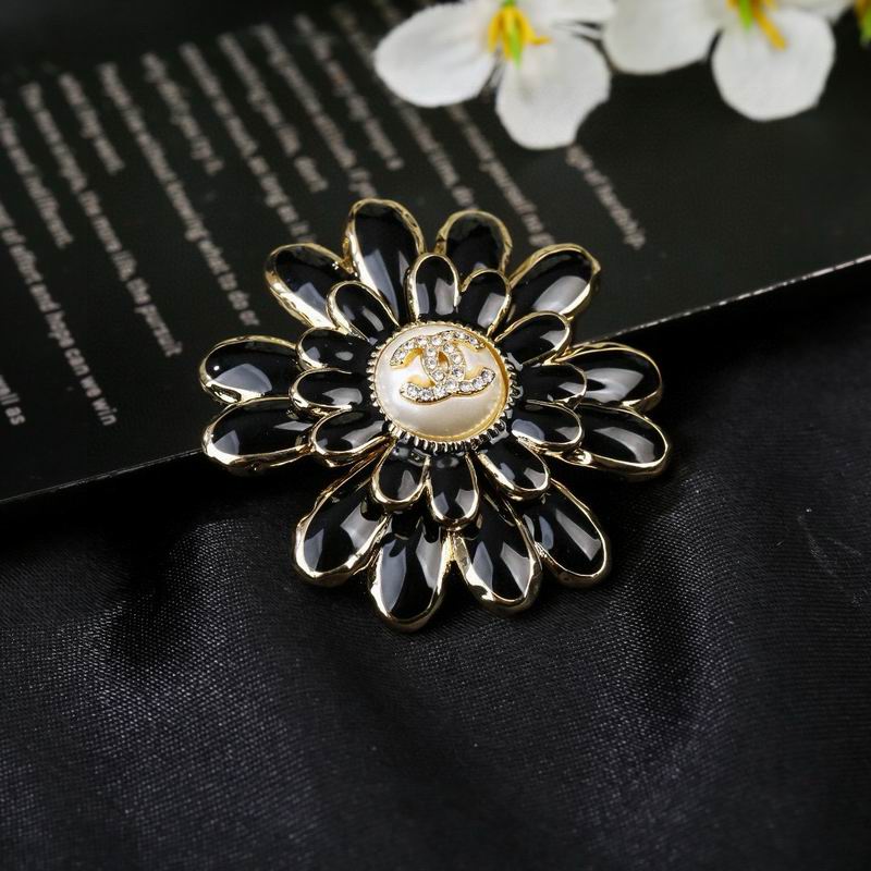Chanel Brooch 03yxs133 (1)