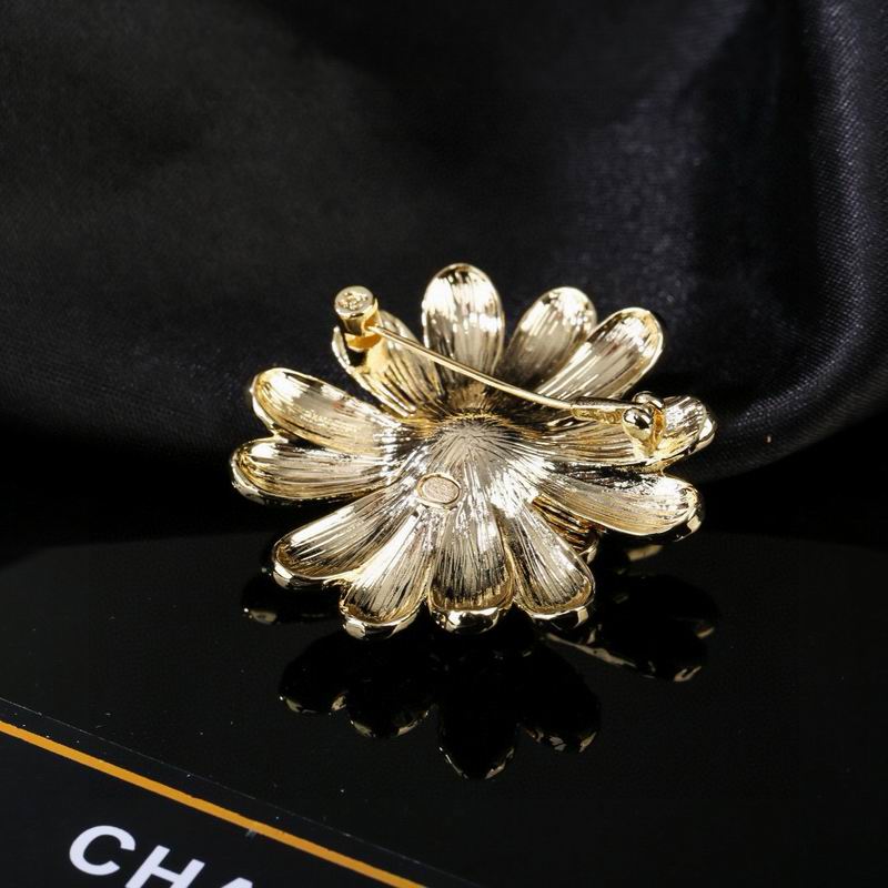 Chanel Brooch 03yxs133 (7)
